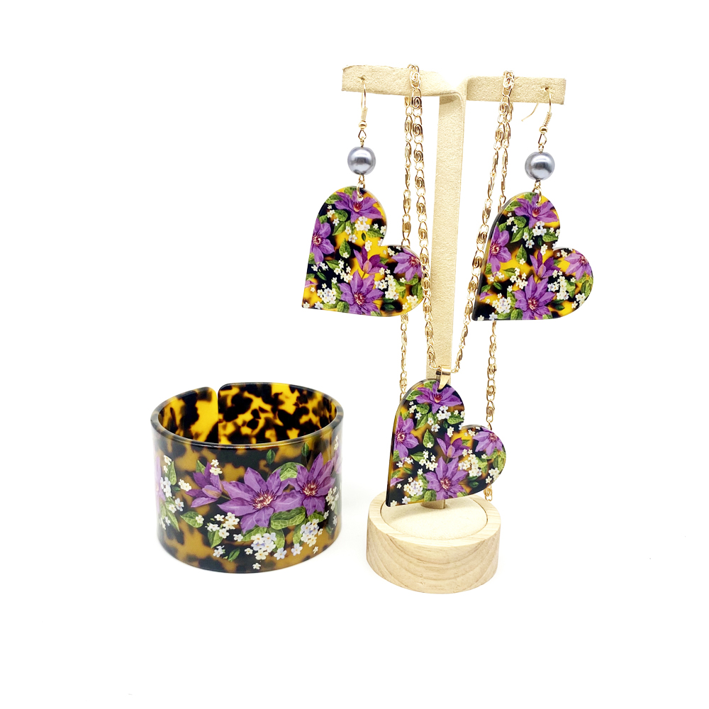 Ensemble de bijoux en résine a - Pacific Jewelry & Watches Los Angeles avis et prix